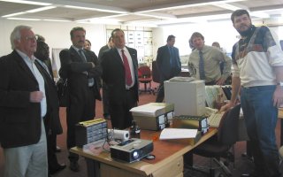 EU delegation in control room